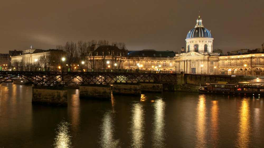 Dinner reveillon réveillon spread Photos Le Diamant Bleu - Pavillon Seine, réveillon croisière • Come to
